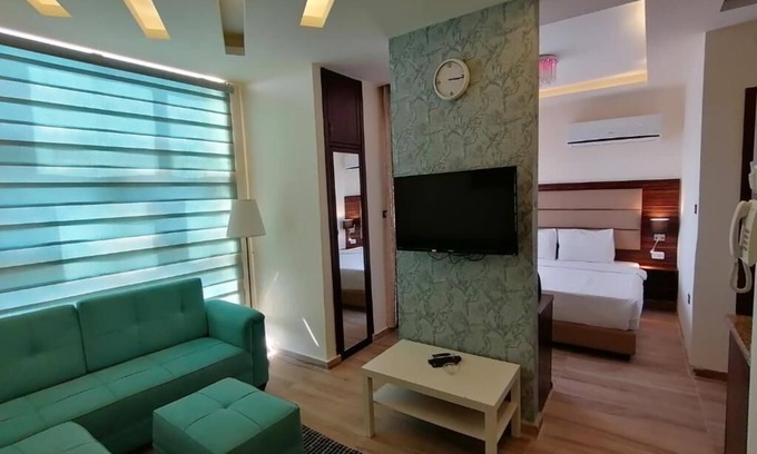 Al Jubeiha Apartment | Alqimah Serviced Apartment & Balcony Panorama View