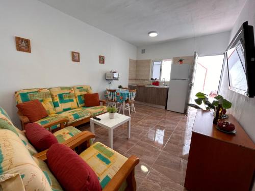 Alojera Apartment | Alquilaencanarias Plaza de Alojera 1