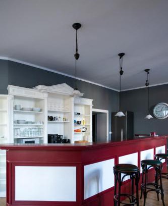 Weissensee Apartment | Alt-Berliner Eckkneipe - "Feuchte Ecke"