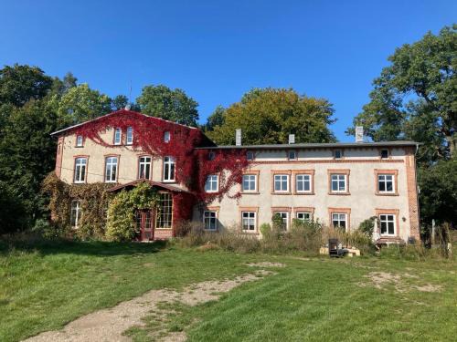 Lalendorf Apartment | Alt Krassow Lakeside Retreat