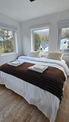 San Martin de los Andes Apartment | Alta Montaña Duplex con Estacionamiento Privado