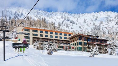 Salt Lake Mountain Resorts Cabin | Alta's Rustler Lodge