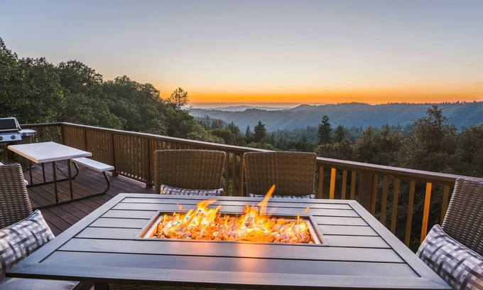 Forest Meadows House | Alta Vista - Luxury Murphys Home
