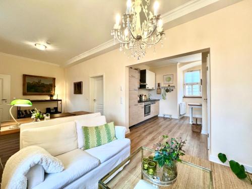 Schlitz Apartment | ALTE FÖRSTEREI - Elegantes Apartment in der historischen Hinterburg Schlitz - nahe Fulda und Bad Hersfeld