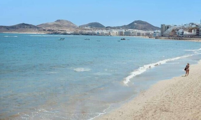 Las Palmas de Gran Canaria Villa | Alterhome Churruca Canteras Beach