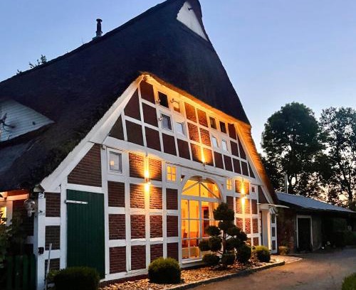 Hemmoor Apartment | Altes Landhaus Oste, Appartement- Hotel mit Kamin