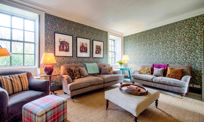New Town House | ALTIDO Rock House: Historic Gem - Heart of the City