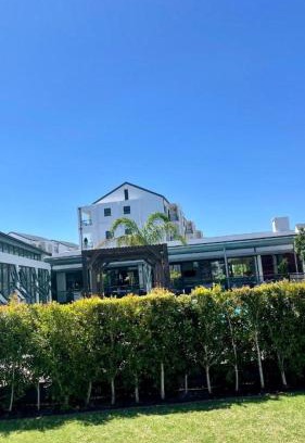 Bloubergstrand Apartment | Altin Pearl Luxury Apartment