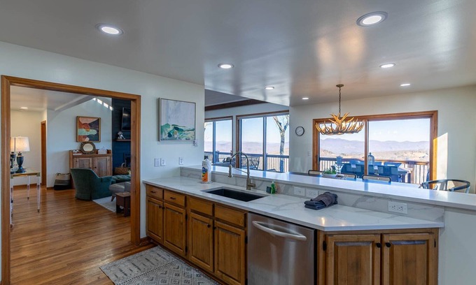 Beech Mountain House | Altitude Adjustment on Beech - Long range mtn and golf course views, hot tub!