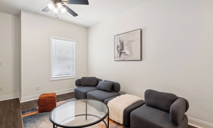 Clarksville Apartment | Alto B5 I Luxurious & Spacious I Free Parking