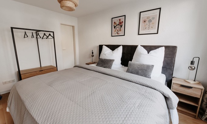 Lemgo Apartment | Altstadt Apartment in Lemgo, Private parking lot