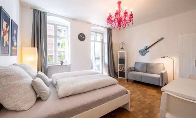Wilsdruffer Vorstadt/Seevorstadt-West Condo | Altstadtwohnung in TOP Lage - im Zentrum mit Terrasse /2 Personen