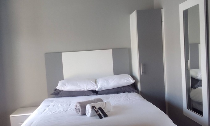 Greater Johannesburg Metropolitan Area Hotel | Alu Boutique hotel offers personalized service with big spacious bedrooms .