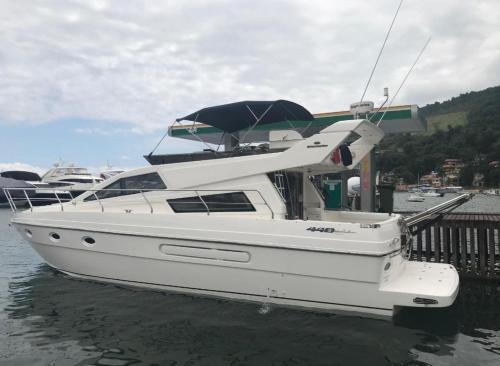 Japuiba Boat Rental | Alugo barco intermarine 440