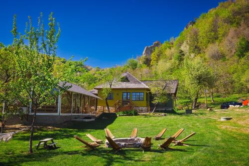 Colti House | Alunis RETREAT