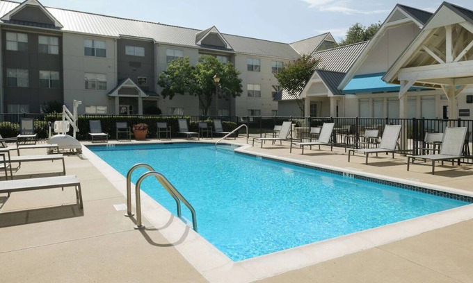 Oyster Point Hotel | Always a Great Idea To Unwind! Free Breakfast, Short Drive to Union Square