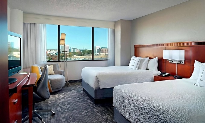 Cumberland Hotel | Always a Great Idea To Unwind! 2 Convenient Units, Pool, Pets Allowed