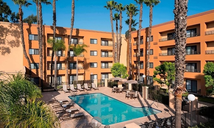 Torrance Hotel | Always a Great Idea To Unwind! Pets Allowed, Free Public Parking