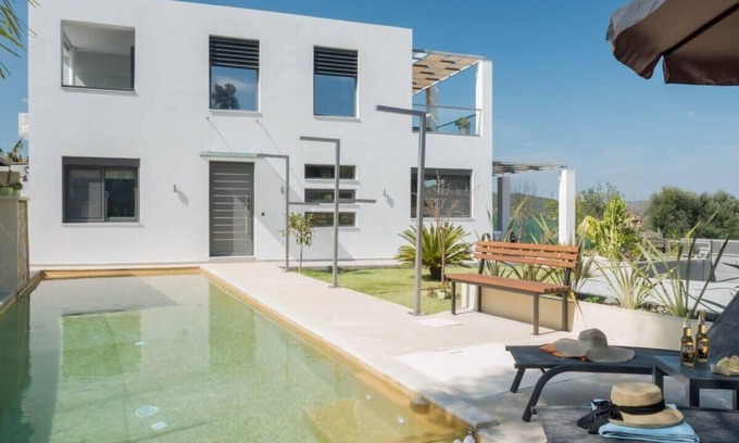 Skines Villa | Alyona Villa with Private Pool, Garden and playground