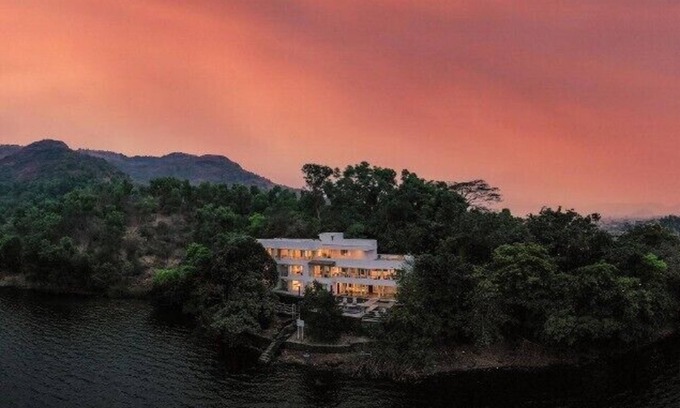 Lonavala Villa | Amã Stays & Trails White House, Lonavala