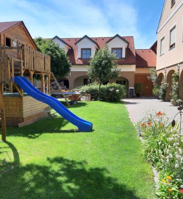 Deutsch-Haslau Apartment | Am Arkadenhof