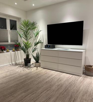 Flensburg Apartment | Am kleinen Mühlenteich - Zentrale ruhige Lage mit Parkplatz und Fahrrädern