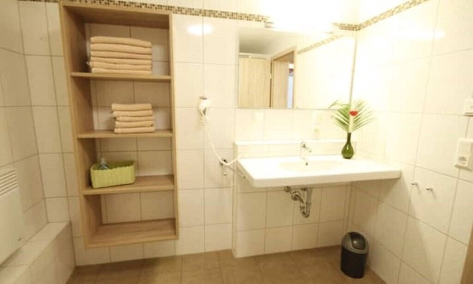 Hassmersheim Apartment | Am Treidelpfad | Landhotel | Wirtshaus | Weingarten