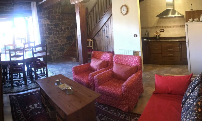 Tudes Apartment | Amaizing Traditional Apartment with Superb mountain views.