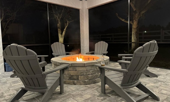 Winter Garden House | Amaizing Villa Flores w/hot tub located 30 minutes from Disney land Atractions.
