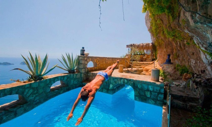 San Pietro Villa | Amalfi Coast SEAFRONT Villa carved into the cliff,Private Pool,Cave-Bar,Hot-Tub