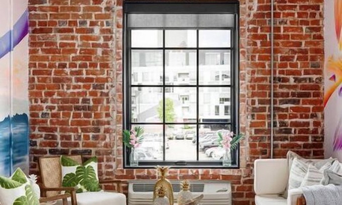 Golden Triangle Apartment | Amanda Wolf Art Suite 210