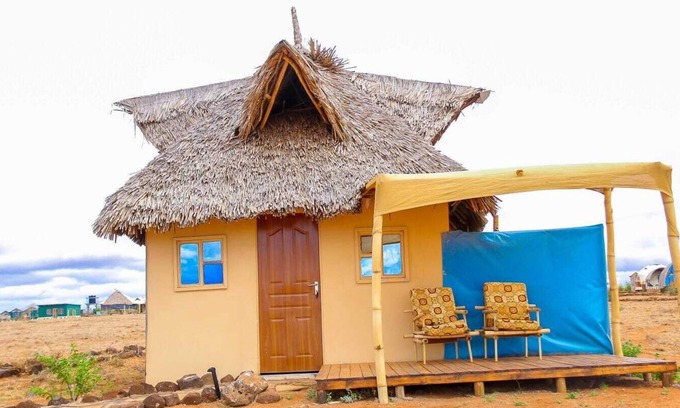 Amboseli Cabin | Amanya 1-Bed Zebra Tent