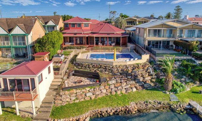 Central Coast House | AMARA - Toukley lake Front, 10 min drive to beach, sleeps 28