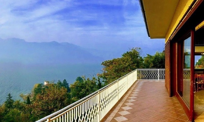 Luogo Ameno Apartment | Amarys 1 with amazing lake view and pool