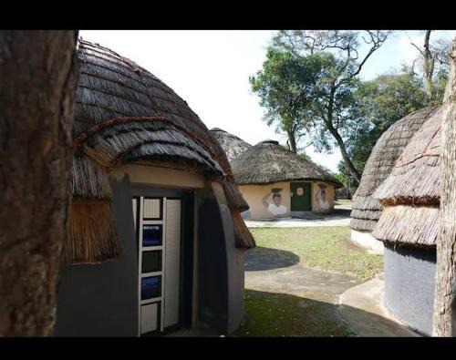 Umkhanyakude District Municipality Bed & Breakfast | Amathalente zulu village