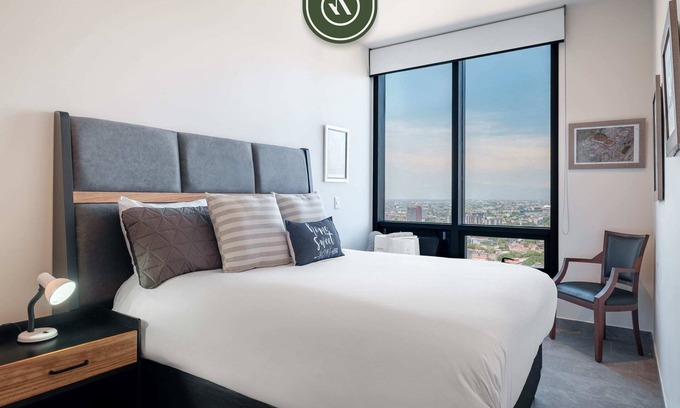Cuauhtemoc Apartment | Amazing 1 BR Condo in Reforma - Pool - Queen Bed
