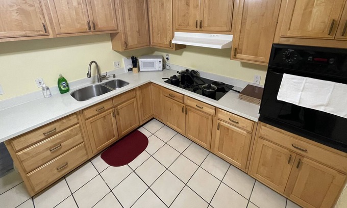 Hayward Apartment | Amazing 2 Bedroom 1 Bathroom Apartment in Hayward Downtown