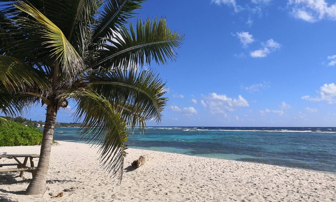 Bodden Town Apartment | Amazing 2 bedroom & 2 bathroom condo with sea view terrace, 1 min walk to beach
