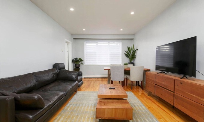 Cote-Des-Neiges—Notre-Dame-De-Grace Apartment | Amazing 2BR on Walkley ZC1