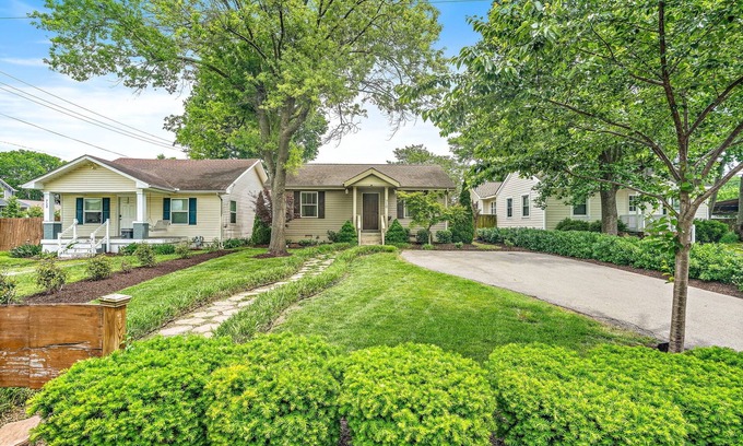Nashville House | Amazing 3 Bed, 2 Bath in the Nations Neighborhood!