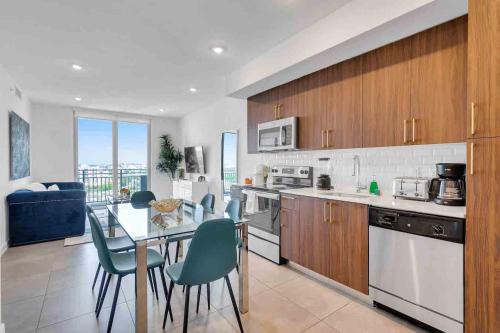 Overtown Apartment | Amazing 3 Bed Unit in DWNTWN Miami With Free Parking