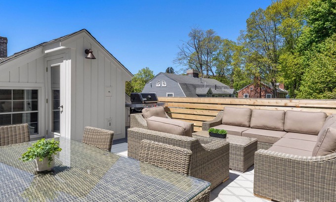 Andover Apartment | Amazing 3 Bedroom Fully Renovated, Private Roof Deck, Andovers Shawsheen Village