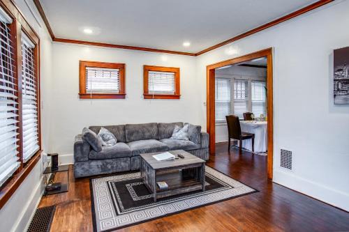 Rochester House | Amazing 3 bedroom home Steps, Airport, UofR, RIT, Strong