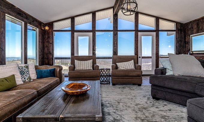 Burks Fork House | Amazing 360 mountain top views, walk to the winery, near Blue Ridge Parkway