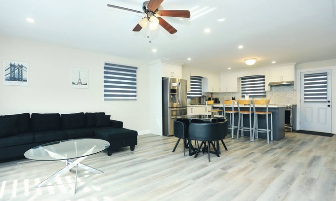 Alcona House | Amazing 3BR Home ~ Relax & Unwind in Comfort