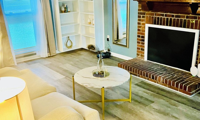 Toddville Road House | Amazing 4-bedroom house, 5-mins from CLT airport 9-mins from Uptown Charlotte