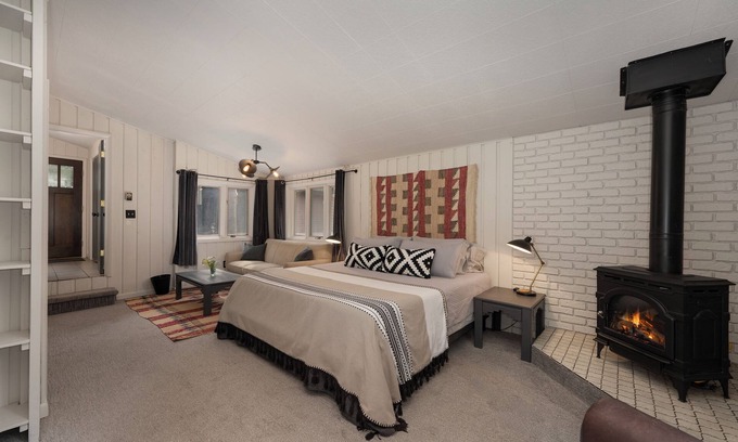 Winter Park Highlands House | Amazing 4 Bedroom w/2 KINGS & HOT TUB!