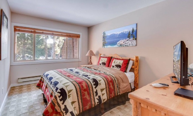 Brockway House | Amazing 4 bedrooms house in Lake Tahoe on the water