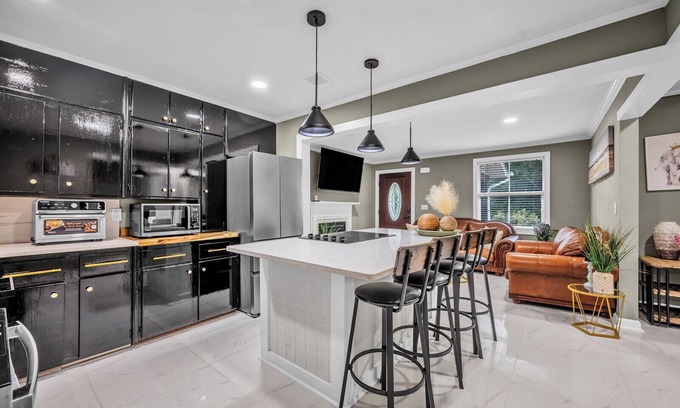 Tuscaloosa House | Amazing 4-Suites Ranch by UA