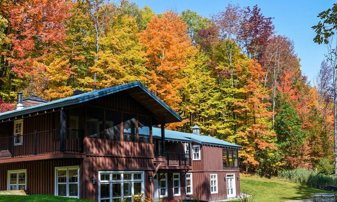 North Hatley Ski Chalet | Amazing 5 bedroom cottage in beautiful North Hatley